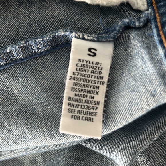 Acid wash denim jacket - Picture 4 of 4